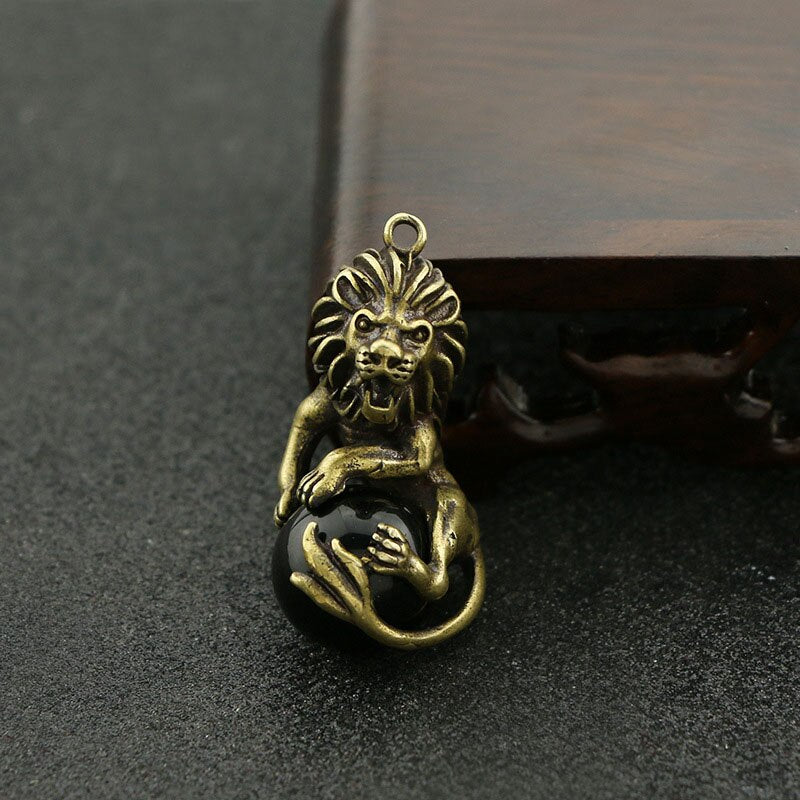 Vintage Pure Brass Majestic Lion King Black Bead Keychains Pendants Copper Charms Animal Pendant Trinket Car Key Hanging Jewelry