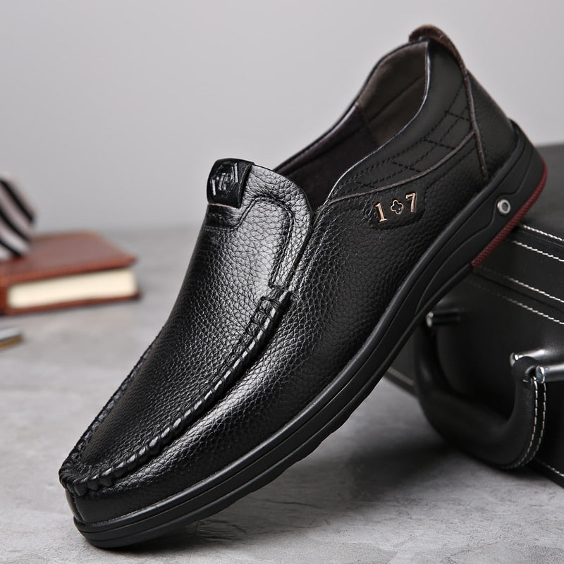 Genuine Leather shoes Men Loafers Slip On Business Casual Leather Shoes Classic Soft Moccasins Hombre Breathable Men Shoes Flats