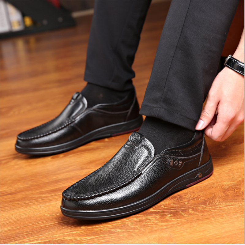 Genuine Leather shoes Men Loafers Slip On Business Casual Leather Shoes Classic Soft Moccasins Hombre Breathable Men Shoes Flats